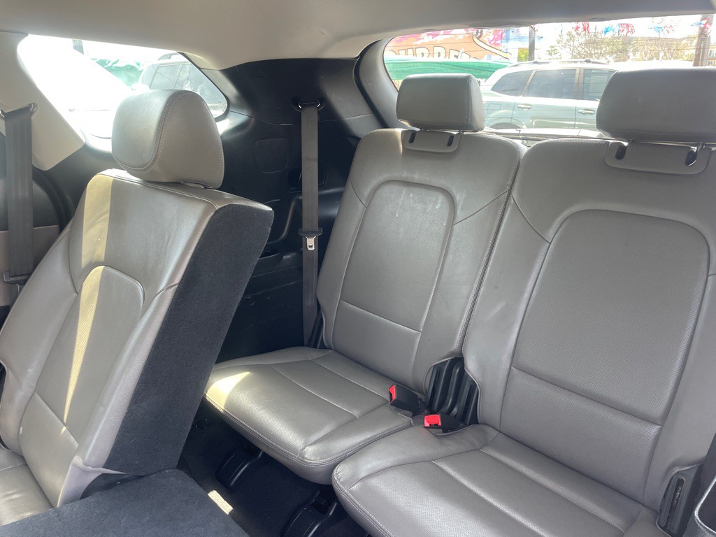 2017 Hyundai Santa Fe Image 24