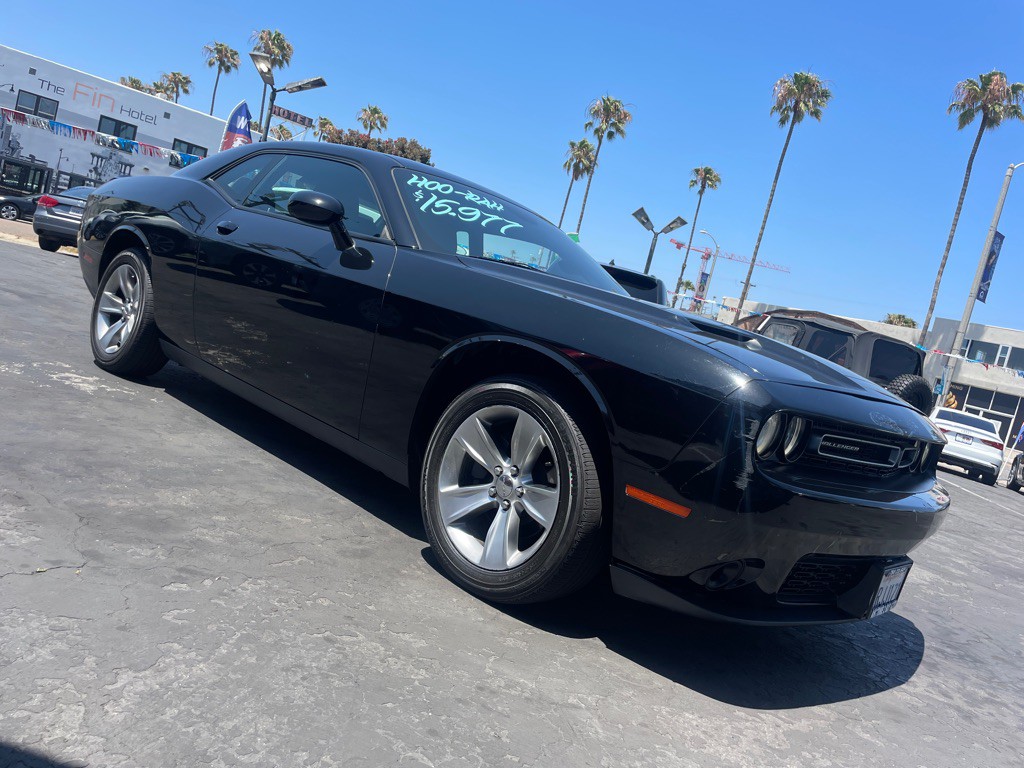 2019 Dodge Challenger Image 2