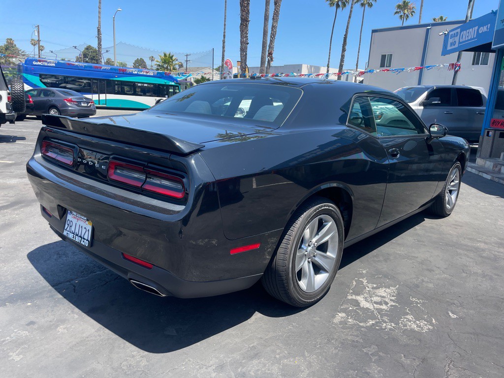 2019 Dodge Challenger Image 5