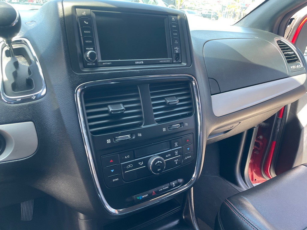 2016 Dodge Grand Caravan Image 37