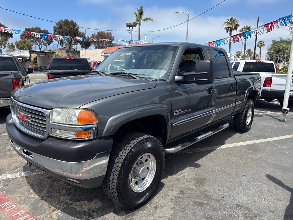 2002 GMC Sierra Image 2