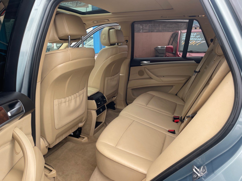2010 BMW X5 Image 16