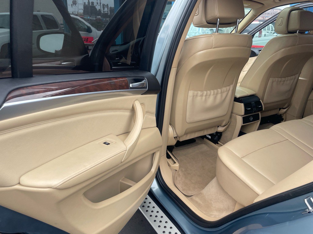 2010 BMW X5 Image 17