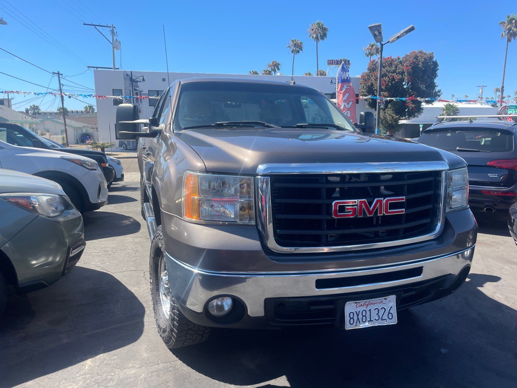 2007 GMC Sierra Image 2