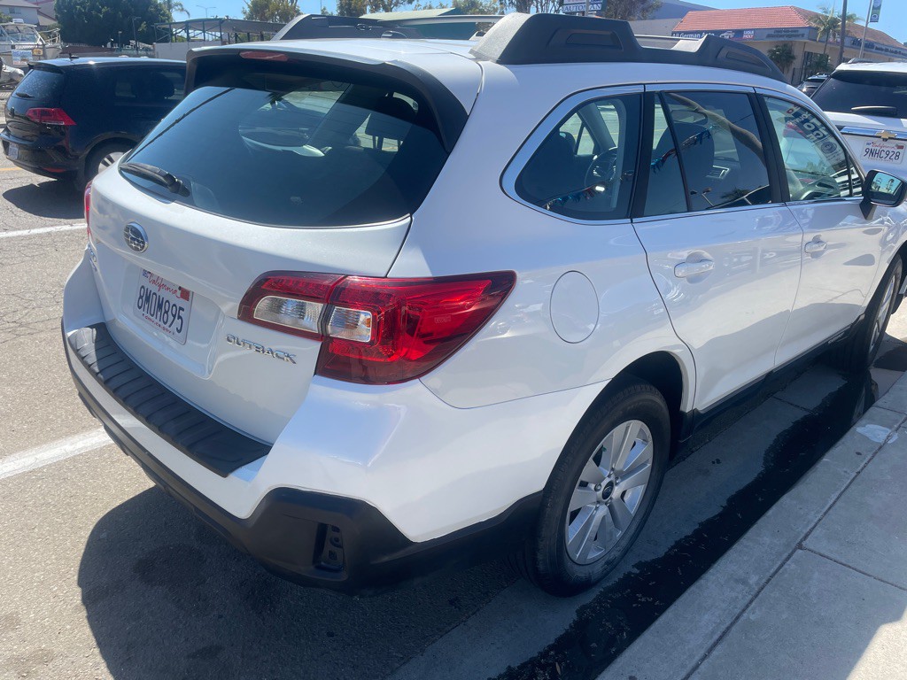 2019 Subaru Outback Image 2