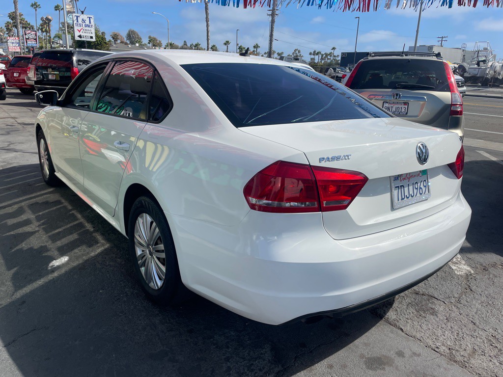 2014 Volkswagen Passat Image 8