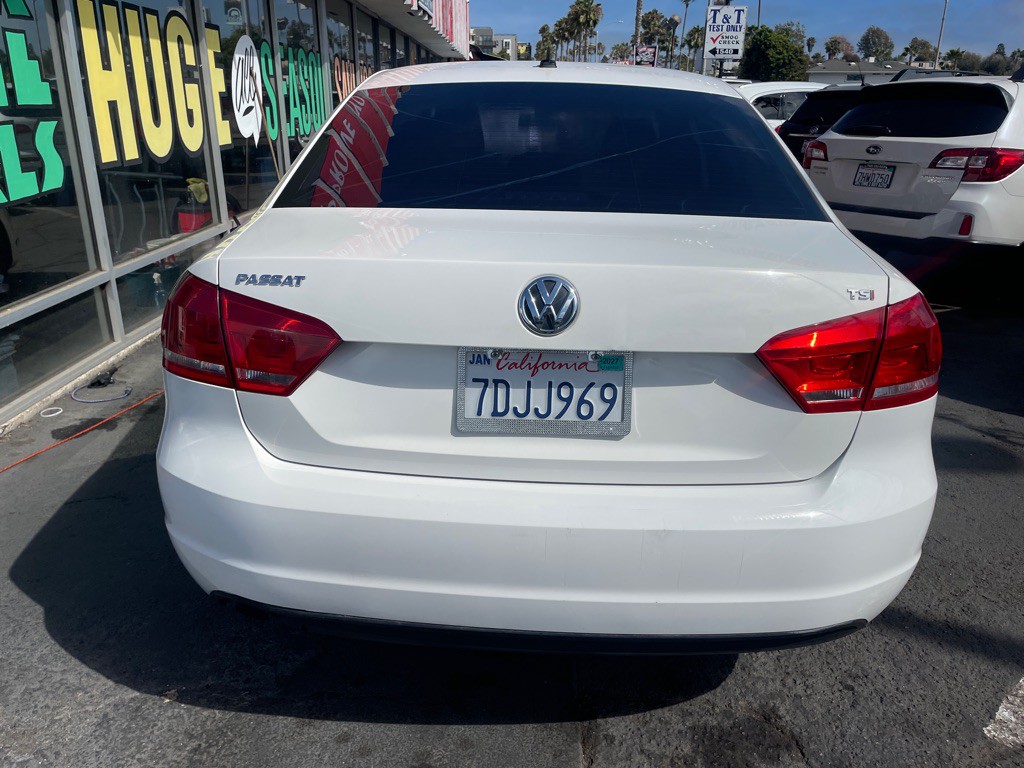 2014 Volkswagen Passat Image 9