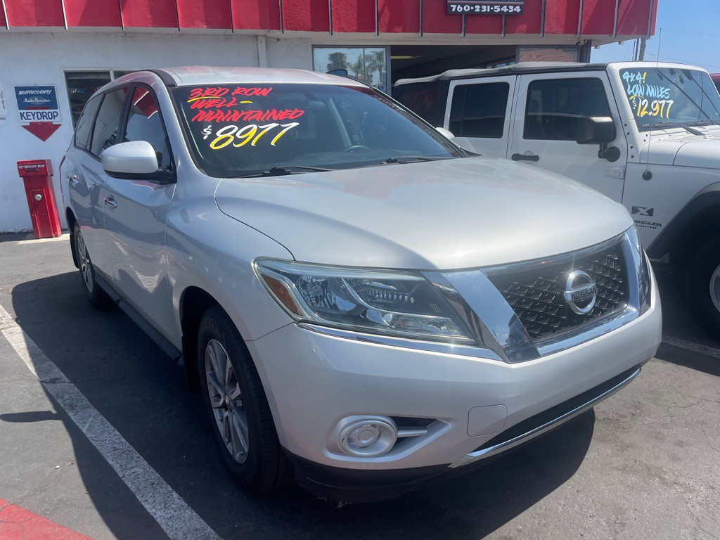 2014 Nissan Pathfinder Image 2