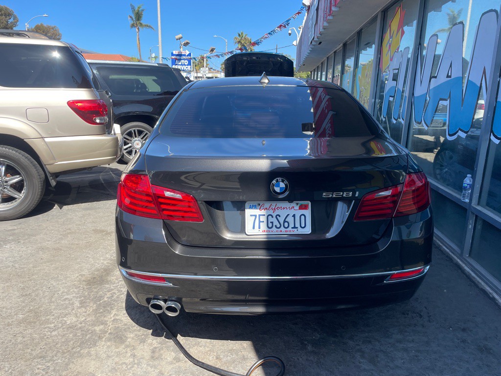 2014 BMW 5 Series Image 10