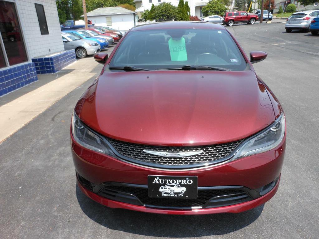 2015 Chrysler 200 Image 2