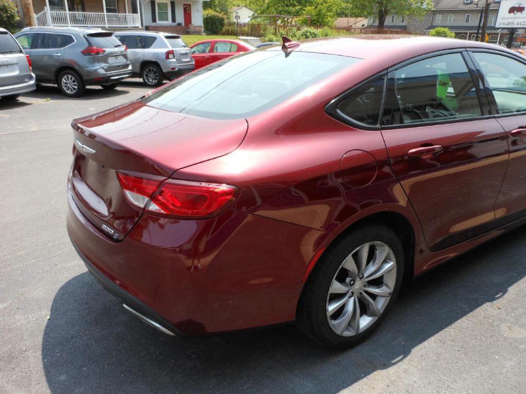 2015 Chrysler 200 Image 5