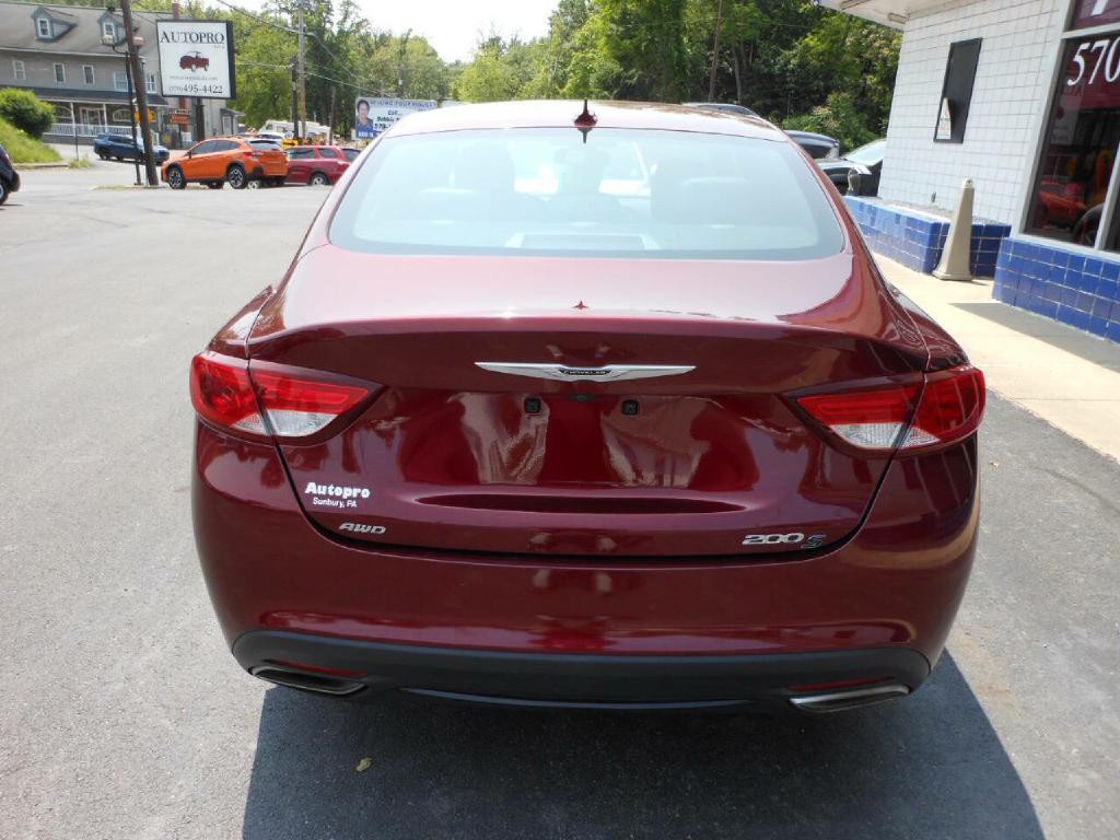 2015 Chrysler 200 Image 6