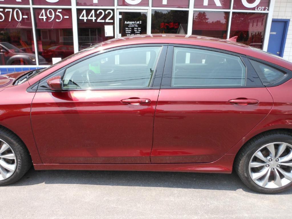 2015 Chrysler 200 Image 8