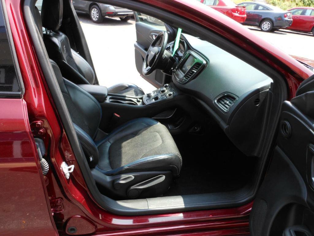 2015 Chrysler 200 Image 12