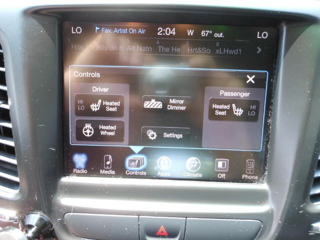 2015 Chrysler 200 Image 18