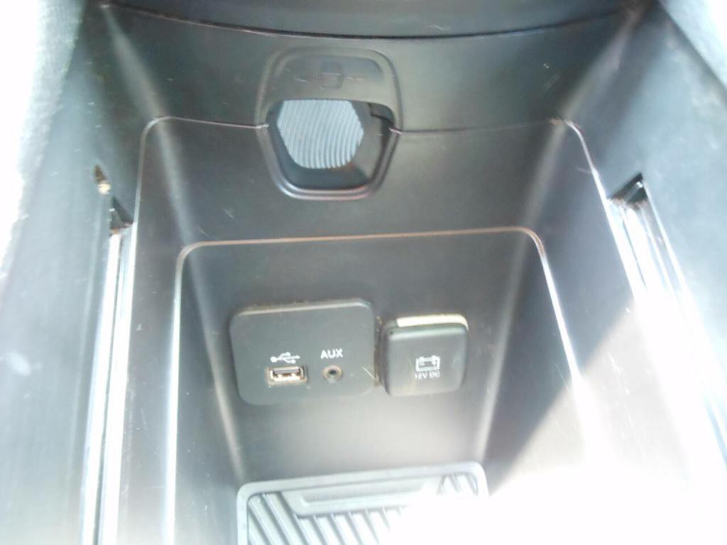 2015 Chrysler 200 Image 20
