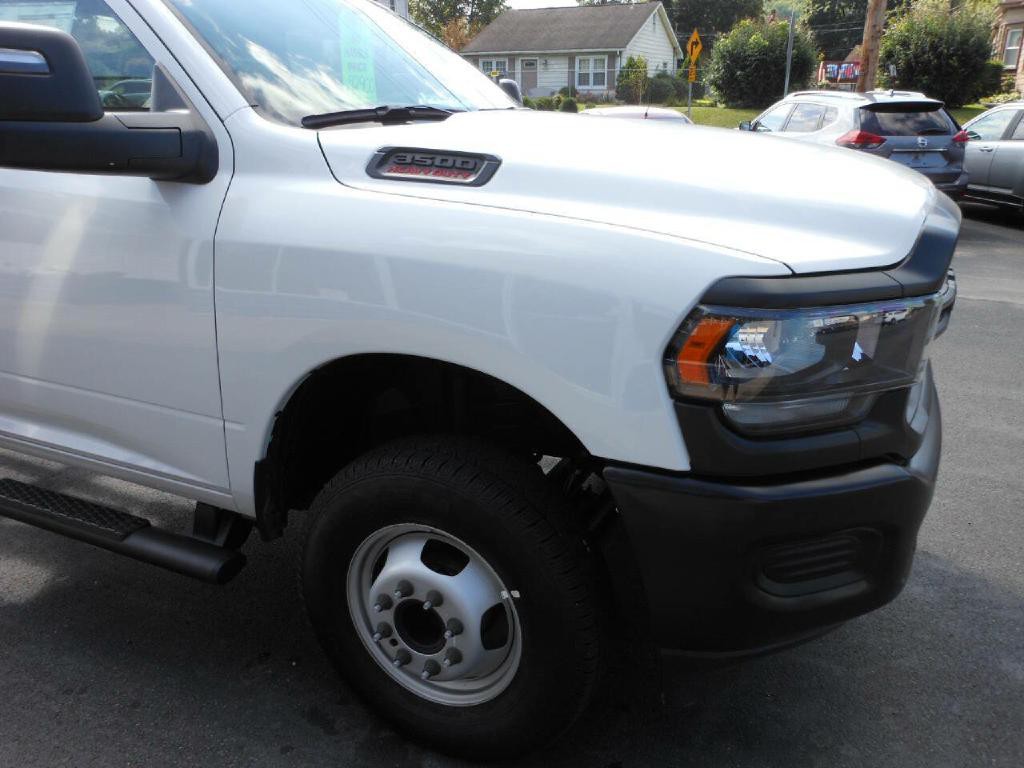 2024 RAM 3500 Image 3