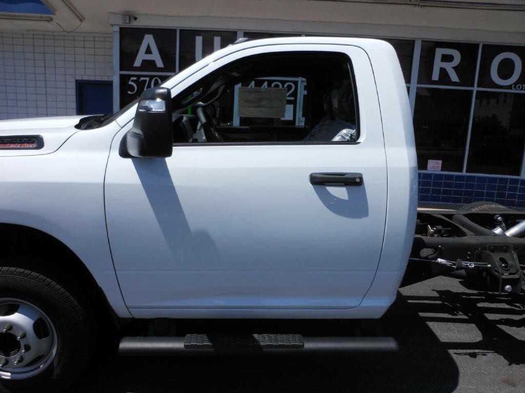 2024 RAM 3500 Image 10