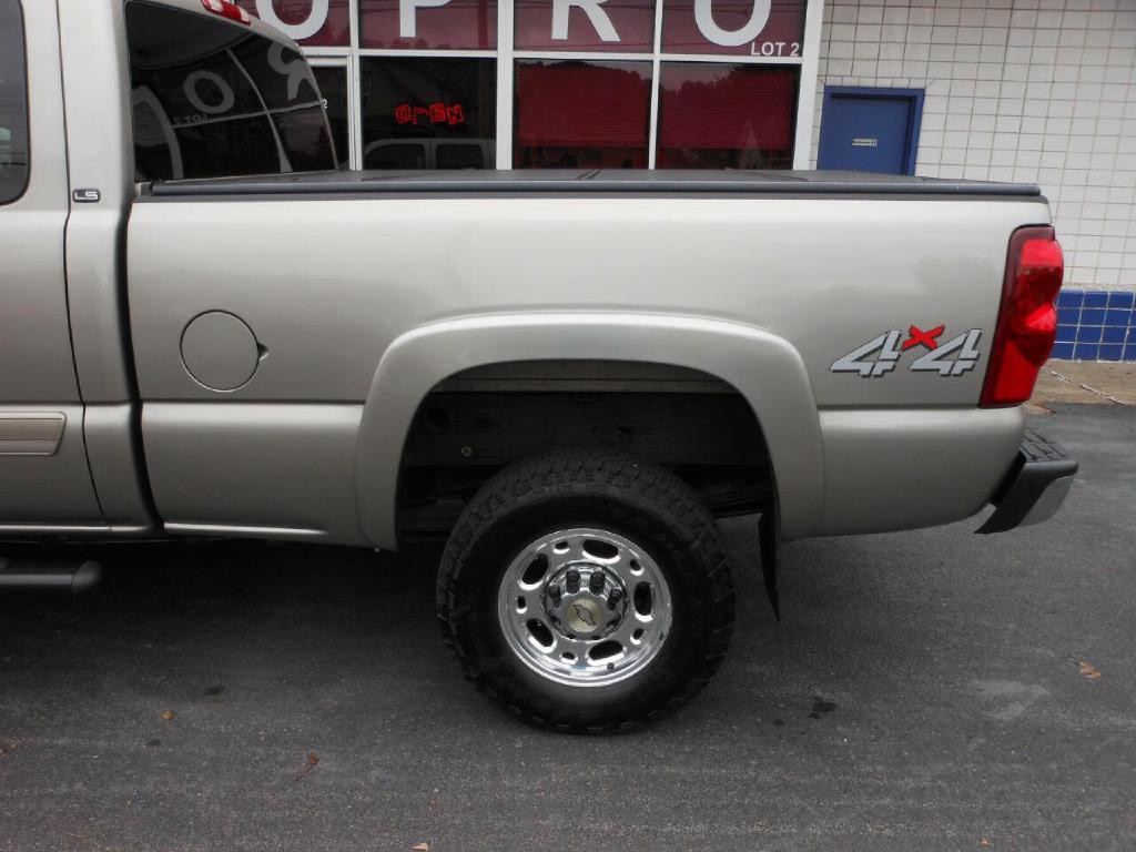 2003 Chevrolet Silverado 1500 Image 8