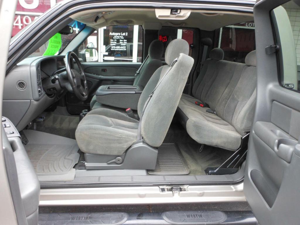 2003 Chevrolet Silverado 1500 Image 12