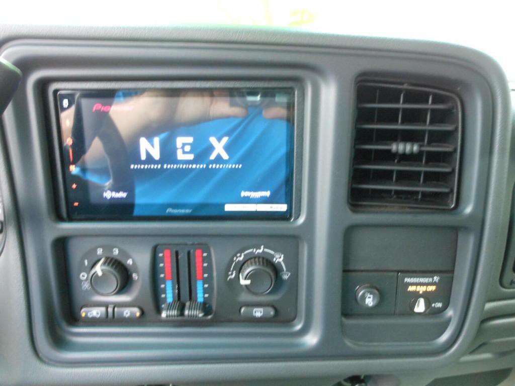 2003 Chevrolet Silverado 1500 Image 16