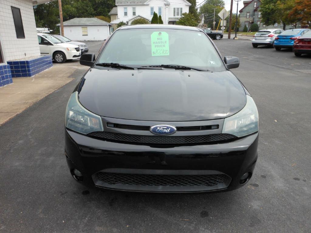 2010 Ford Focus Image 2