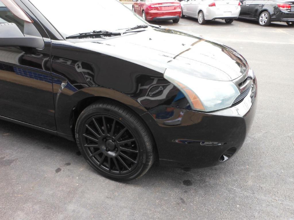 2010 Ford Focus Image 3