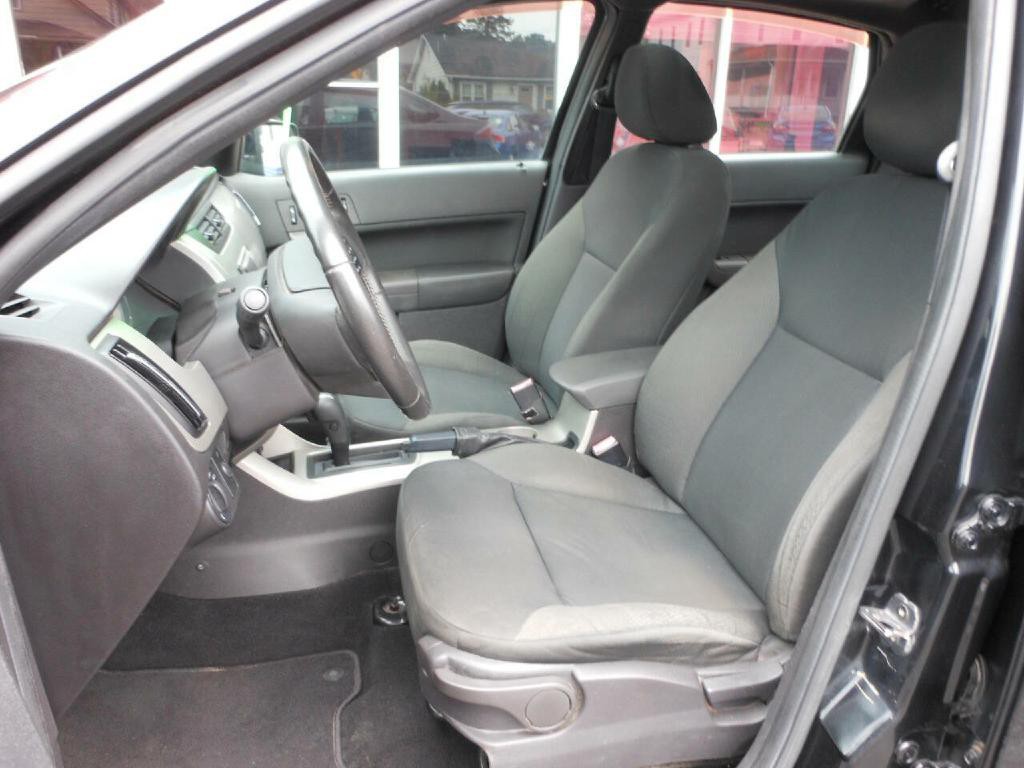 2010 Ford Focus Image 12