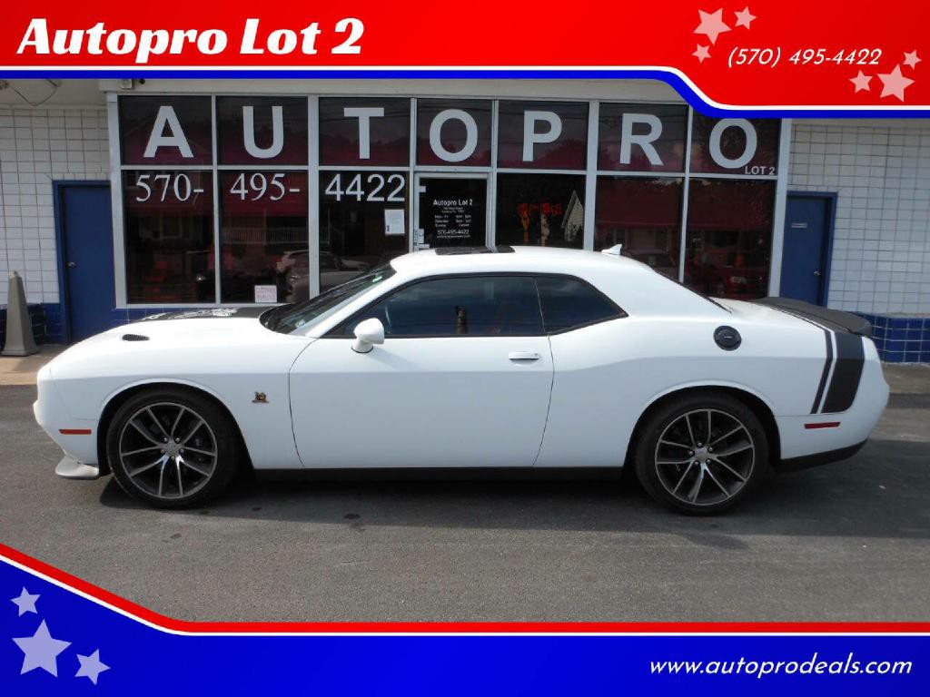 2015 Dodge Challenger Image 1