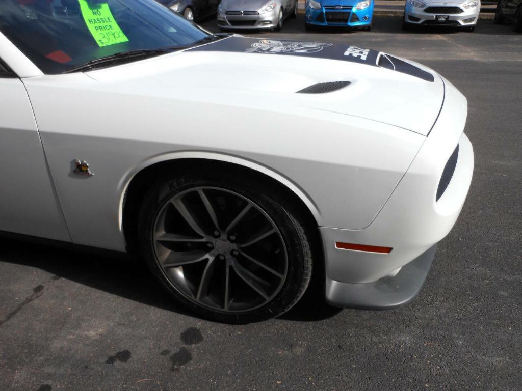 2015 Dodge Challenger Image 3