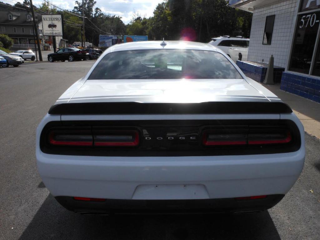 2015 Dodge Challenger Image 6