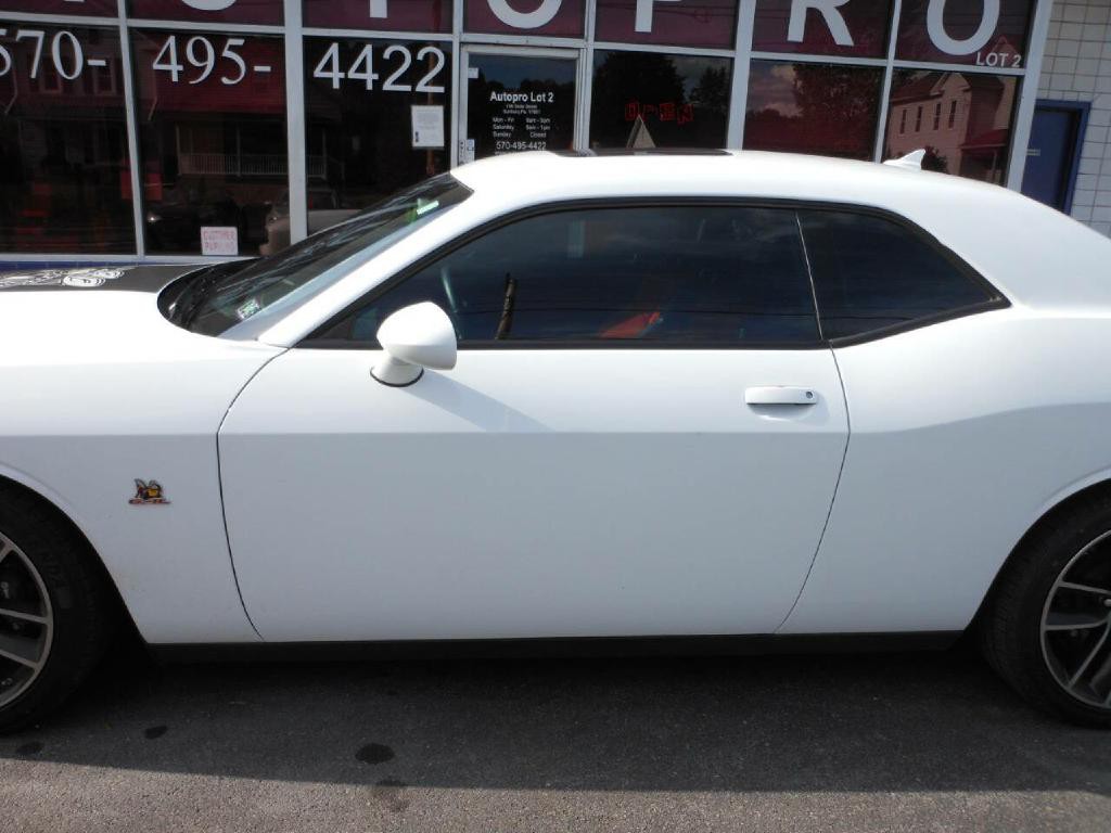 2015 Dodge Challenger Image 8