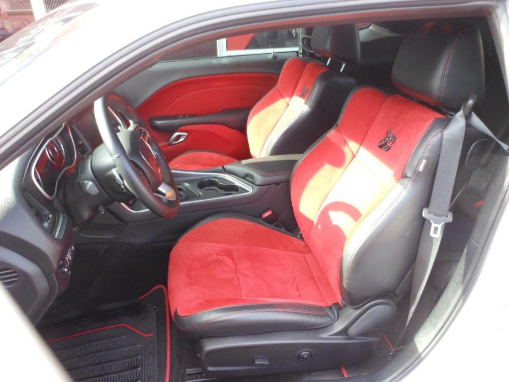 2015 Dodge Challenger Image 13