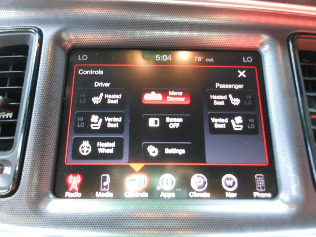 2015 Dodge Challenger Image 19