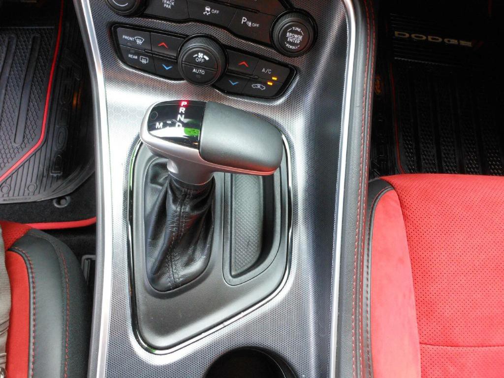 2015 Dodge Challenger Image 22