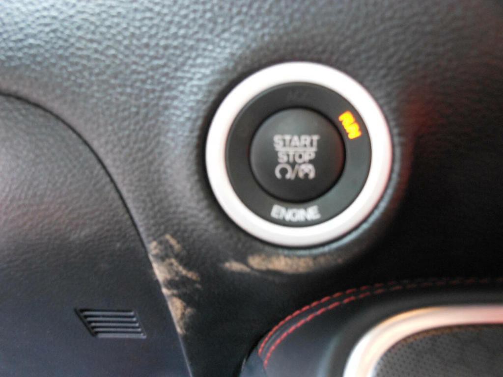 2015 Dodge Challenger Image 23