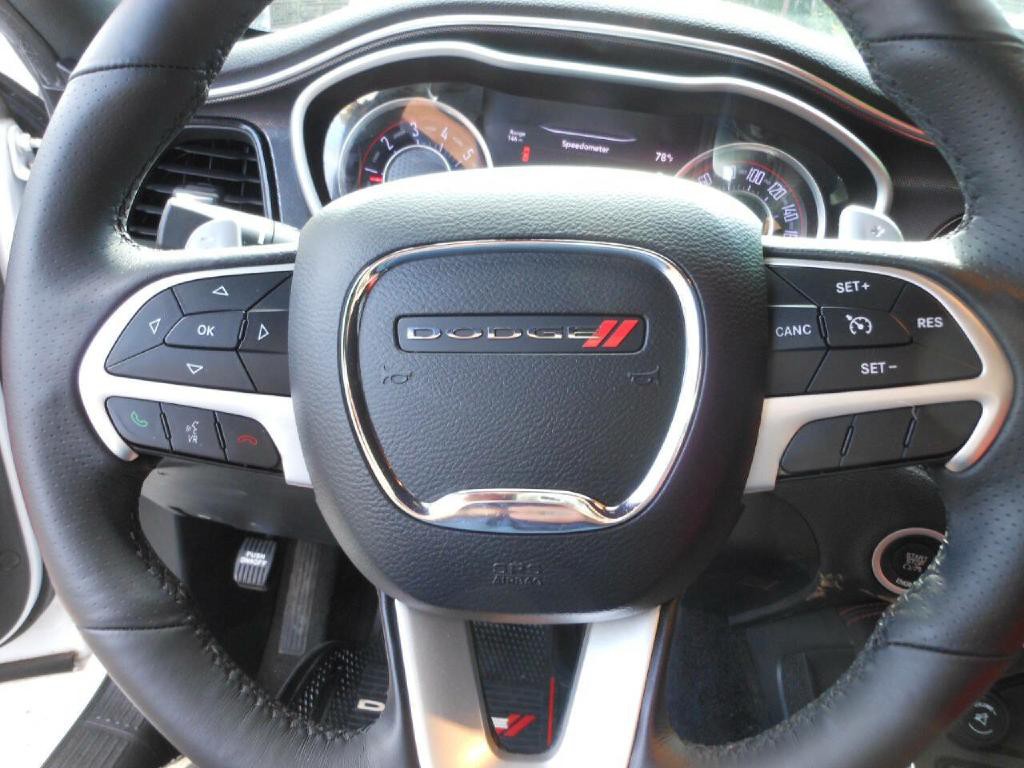 2015 Dodge Challenger Image 25