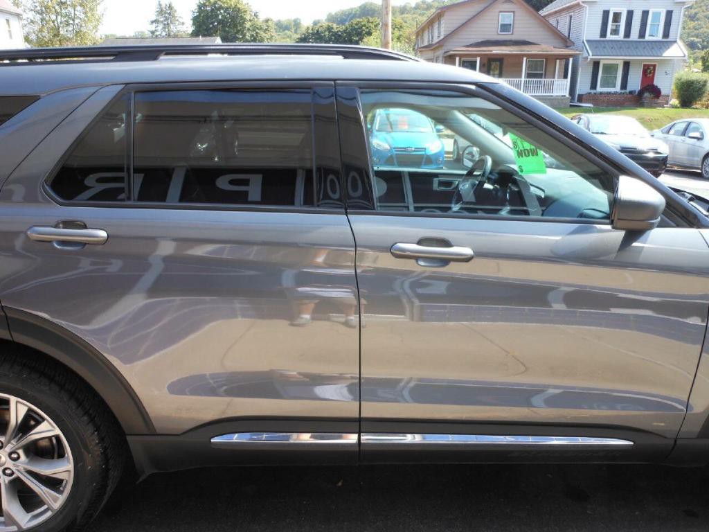 2021 Ford Explorer Image 4