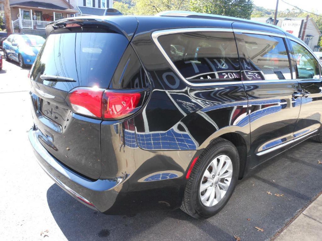 2019 Chrysler Pacifica Image 5