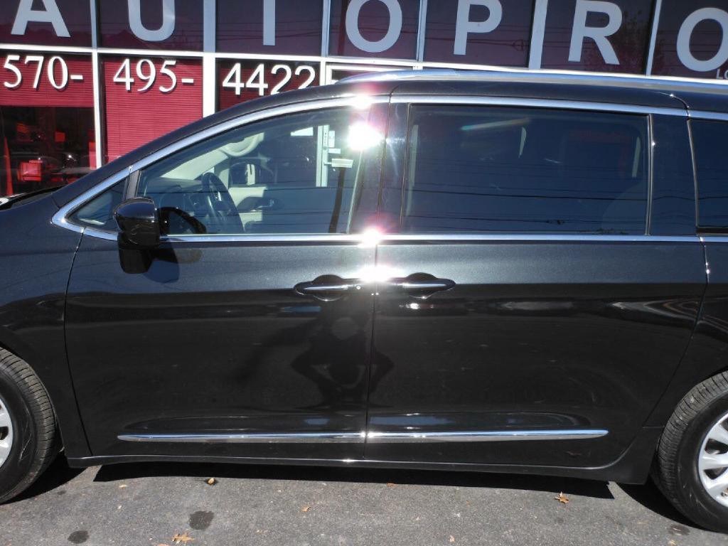 2019 Chrysler Pacifica Image 8