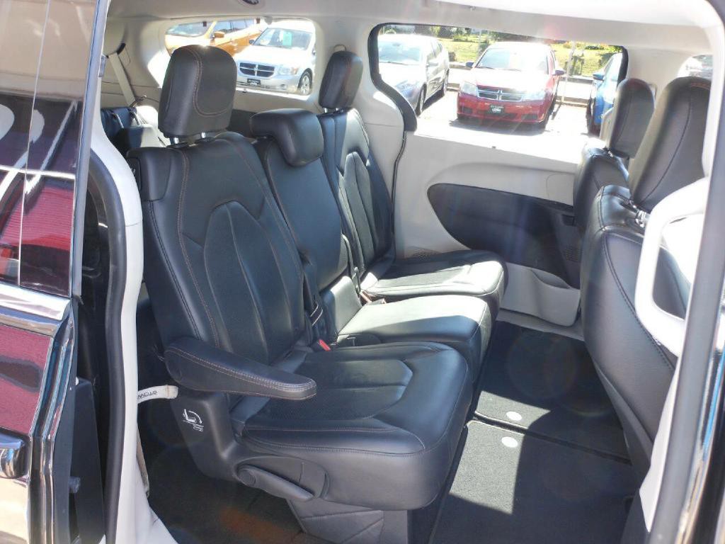 2019 Chrysler Pacifica Image 13