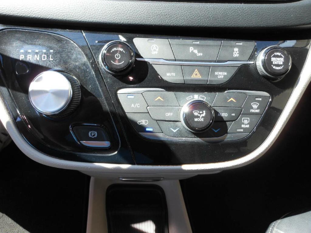 2019 Chrysler Pacifica Image 24