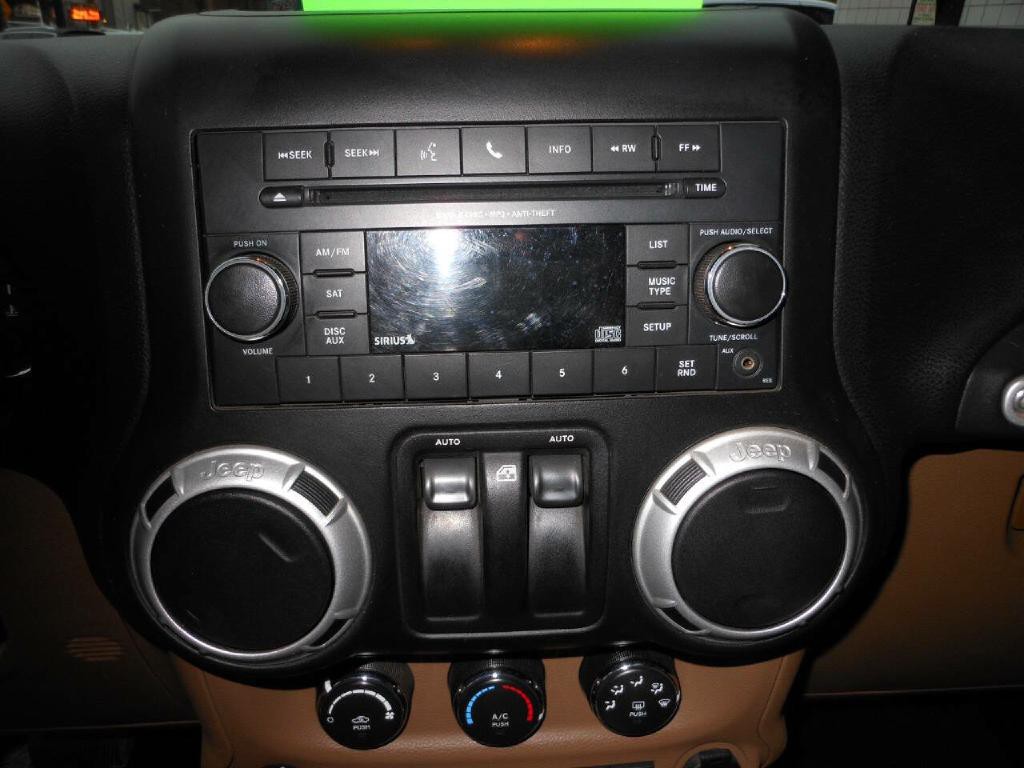 2015 Jeep Wrangler Image 14