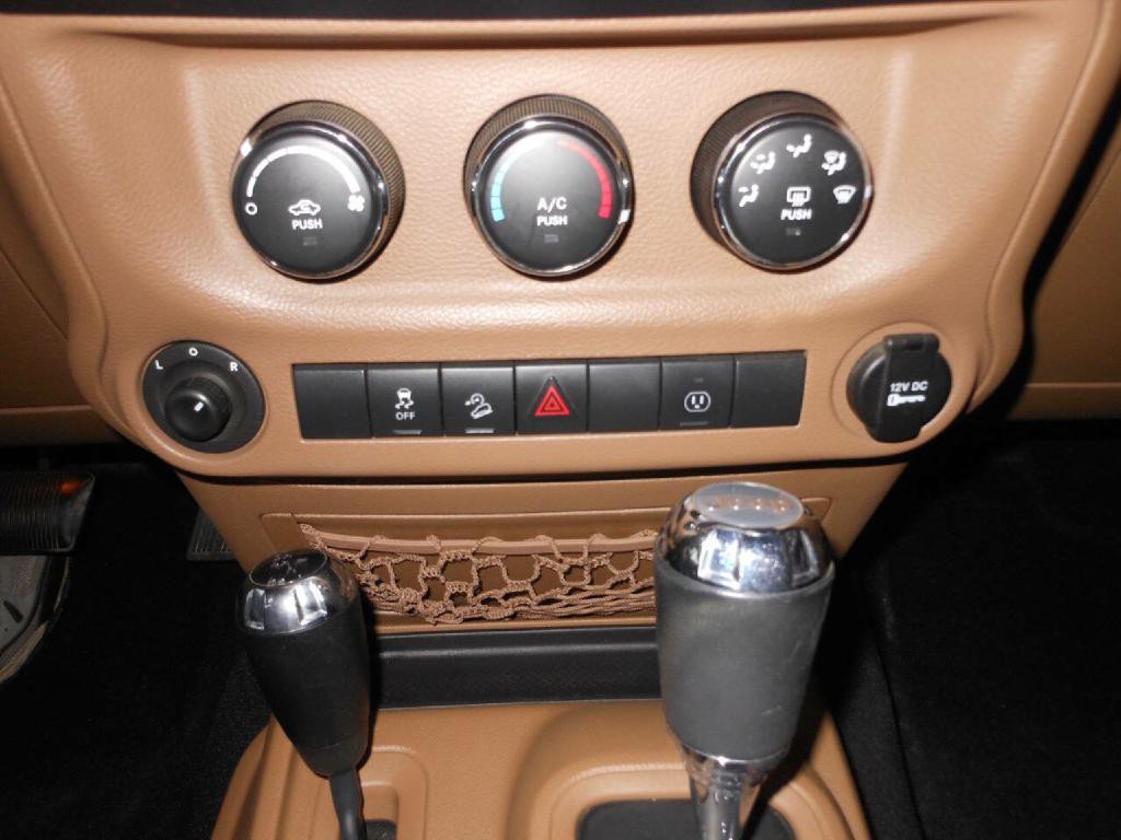 2015 Jeep Wrangler Image 15