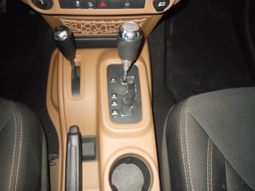 2015 Jeep Wrangler Image 16