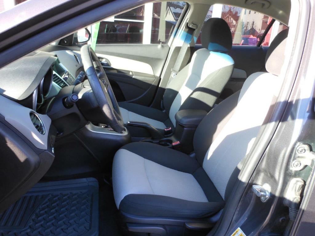 2011 Chevrolet Cruze Image 11