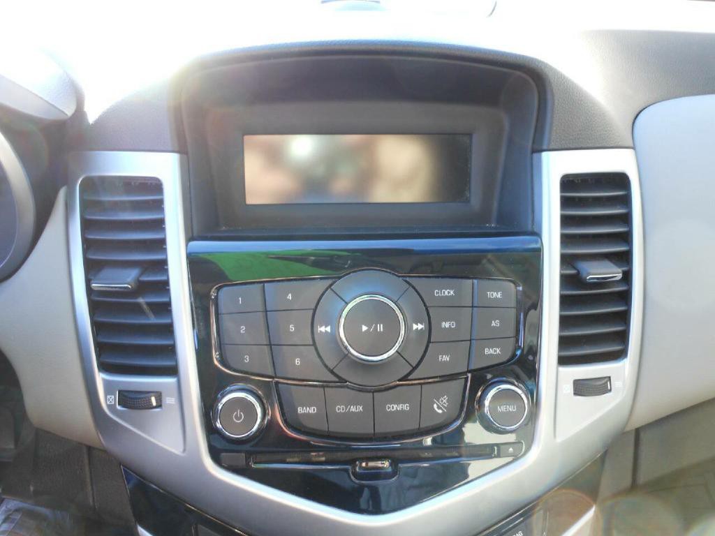 2011 Chevrolet Cruze Image 15