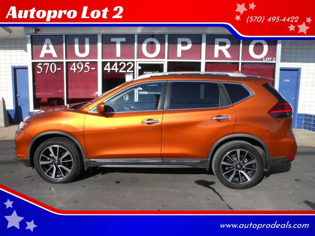 2017 Nissan Rogue Image 1