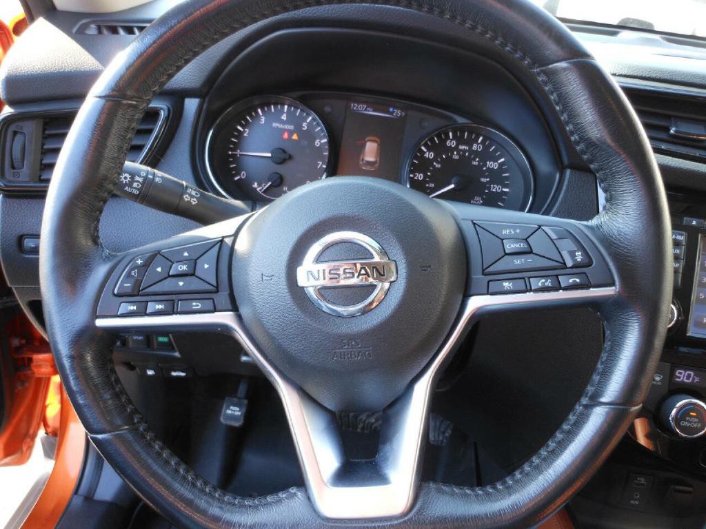 2017 Nissan Rogue Image 25