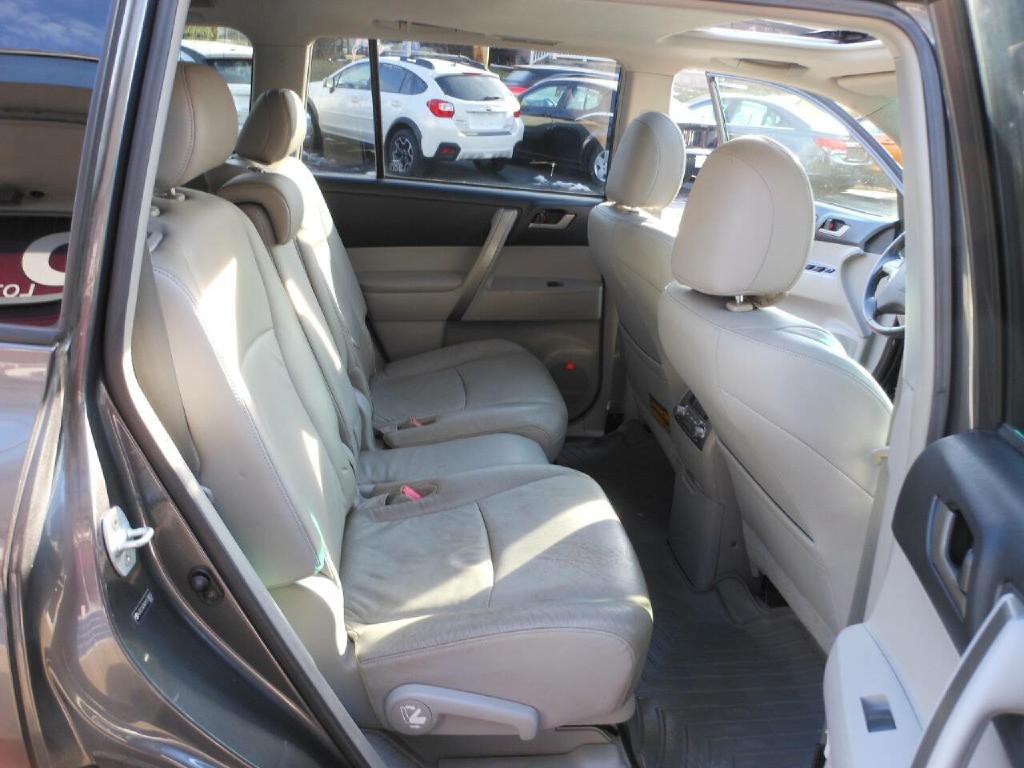 2009 Toyota Highlander Image 14